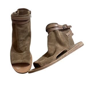 Vince Tan Suede Quiet Luxury Lagenlook Boho Sandals